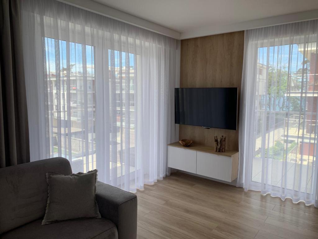 Apartament Nadmorski Z Basenem Klifowa Rewal Extérieur photo