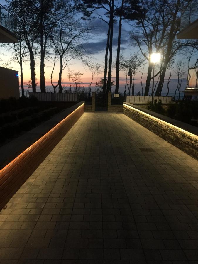 Apartament Nadmorski Z Basenem Klifowa Rewal Extérieur photo