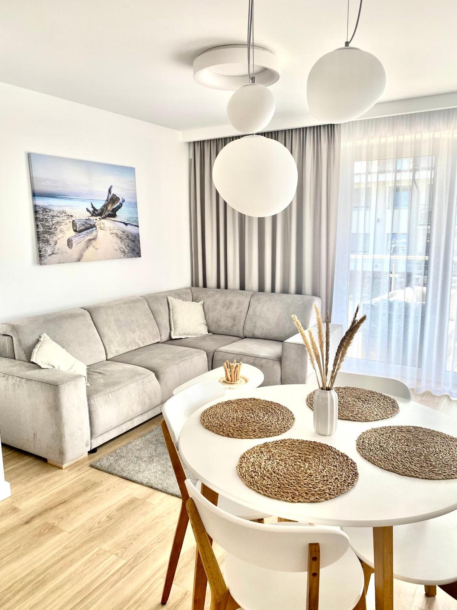Apartament Nadmorski Z Basenem Klifowa Rewal Extérieur photo